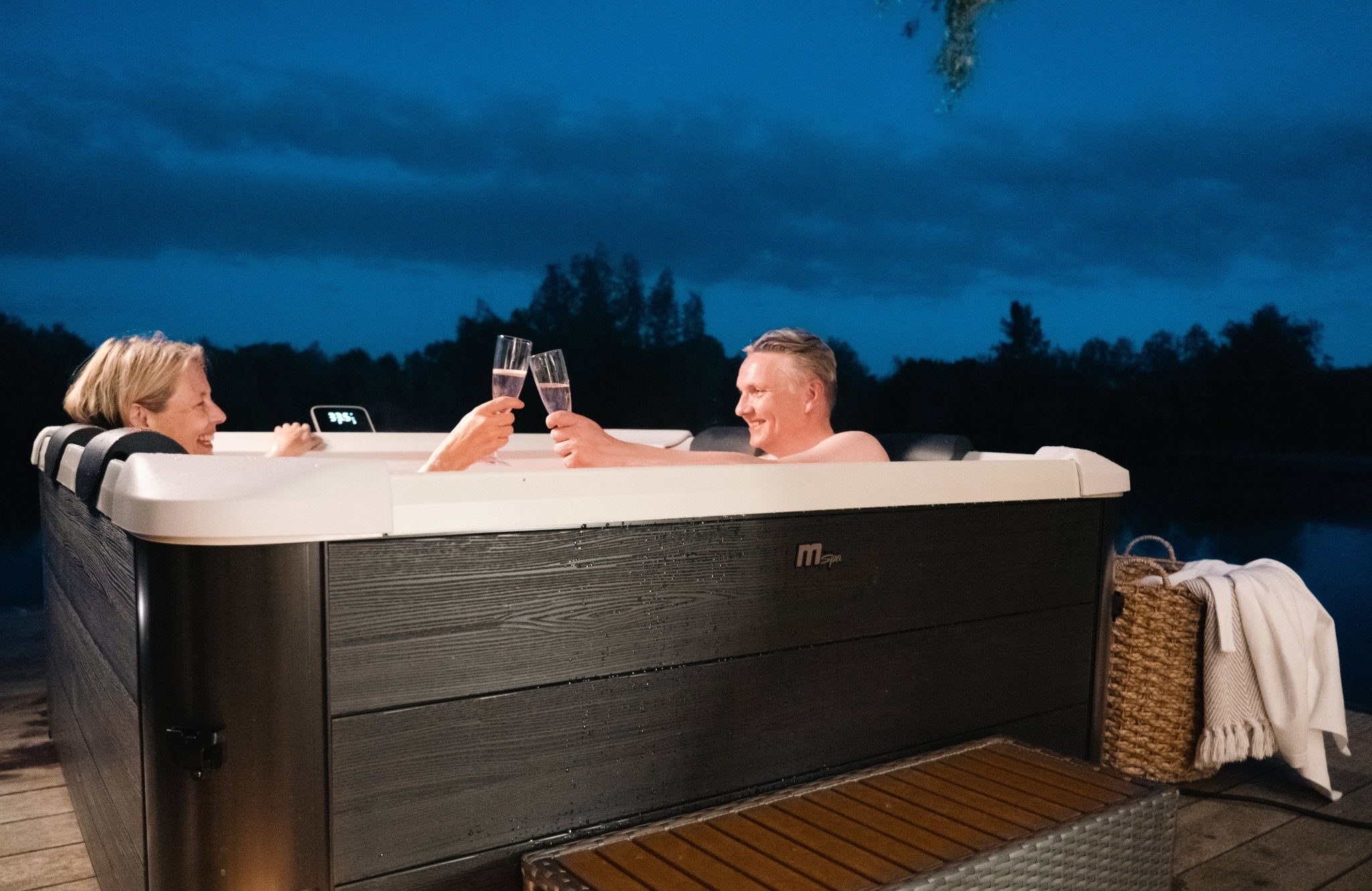 MSPA Oslo Fixed Body Movable 6-Person Hot Tub & Spa with Wi-Fi, App Controlled, Jets & Bubble System - The Sauna World